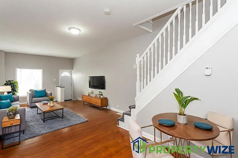 3 bed, 1.0 bath, 1144 sqft, $1,525 — Photo 3