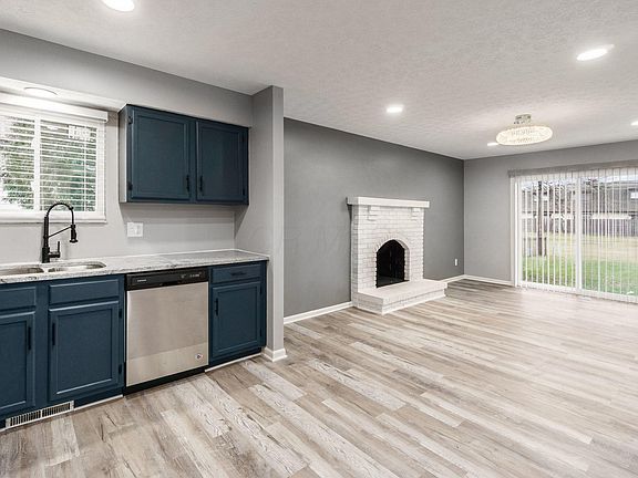 3rd image of 6560 Birchview Dr N