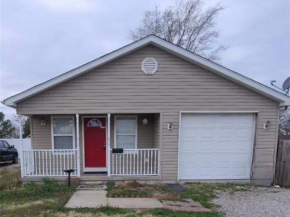 313 State St, Dupo, IL 62239