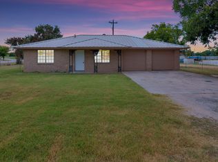 1490 Reynolds Rd, Azle, TX 76020