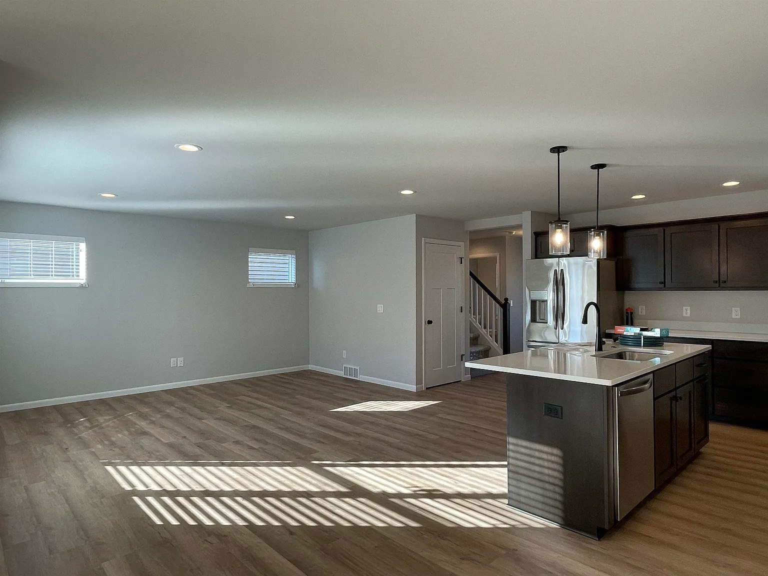 3 bed, 3.0 bath, 1860 sqft, $3,390 — Photo 4