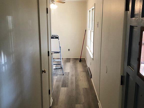 5th image of 1216 Holly Ave