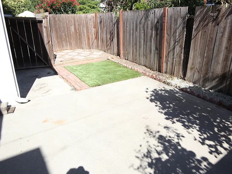 8 Holcomb Ct #A — Photo 9
