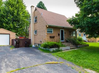 438 Golf Rd, Crystal Lake, IL 60014