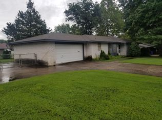 828 N Elm St, Miami, OK 74354