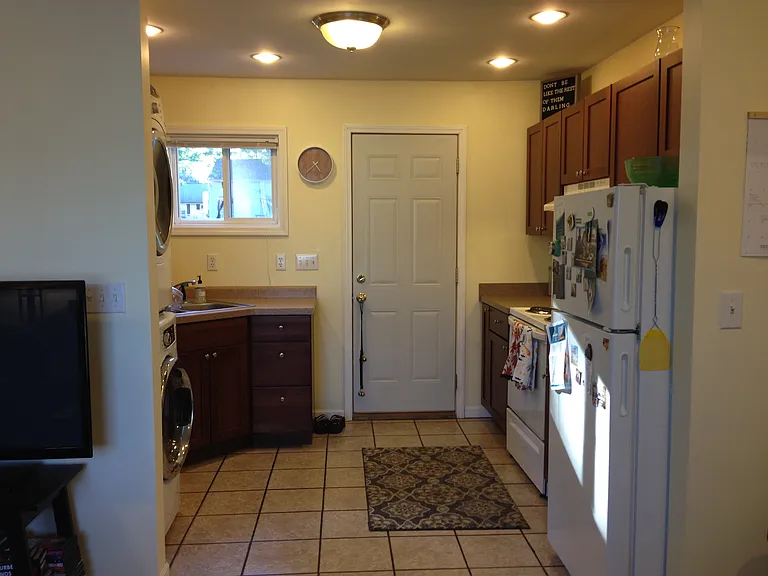 714 5th Ave — Photo 11