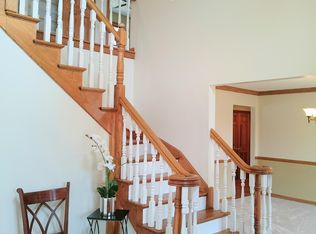 188 Dundee Rd, Inverness, IL 60010