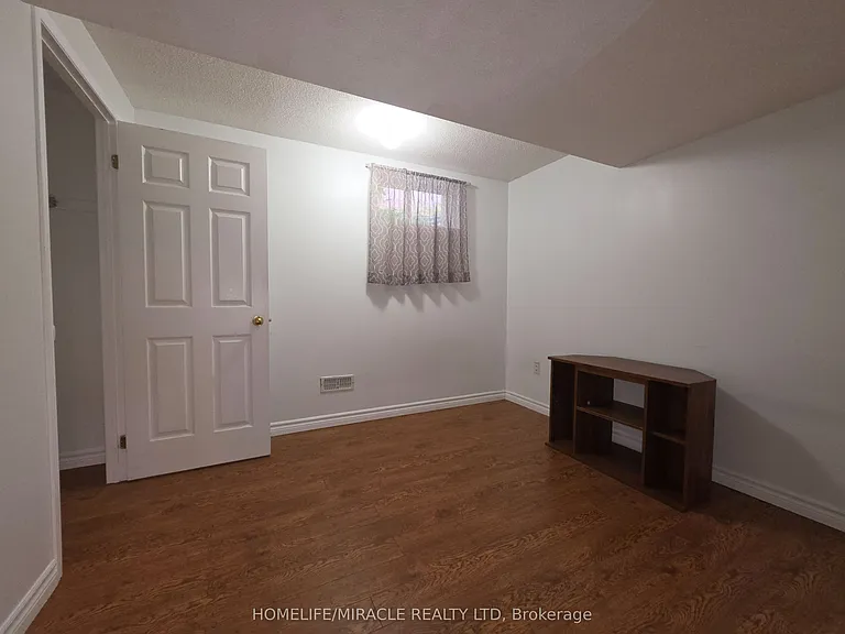 59 Rollingwood Dr #BASEMENT — Photo 10