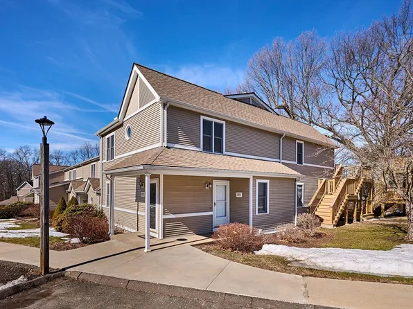61 Abbey Memorial Dr APT 153, Chicopee, MA 01020