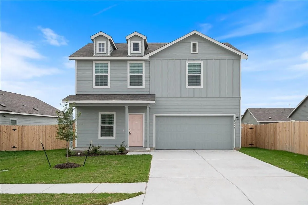 4 bed, 2.5 bath, 1856 sqft, $2,075 — Photo 4