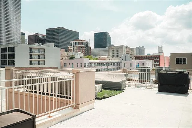 749 Baronne St #300 — Photo 25