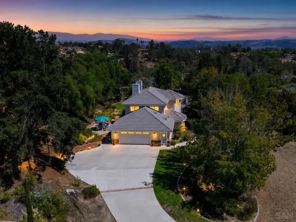 1474 Via Encinos Dr, Fallbrook, CA 92028