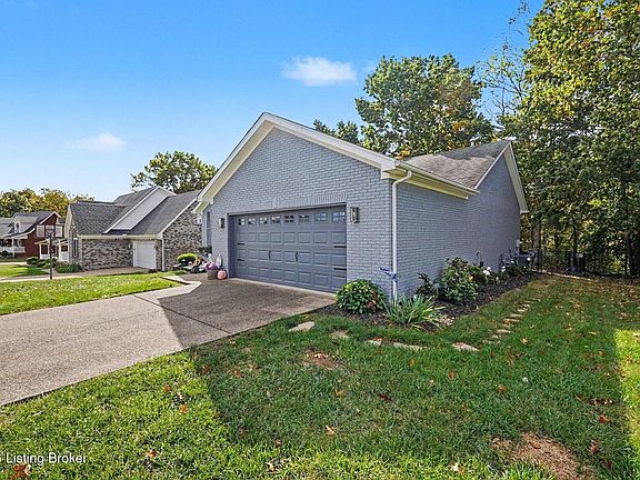 5th image of 513 John Austin Ln