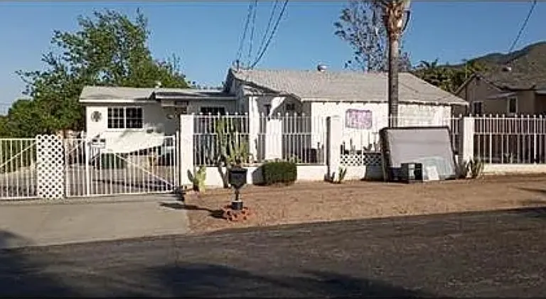 33084 Hill St — Photo 2