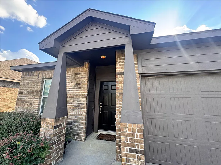 14211 Alberta Spruce Ln — Photo 3