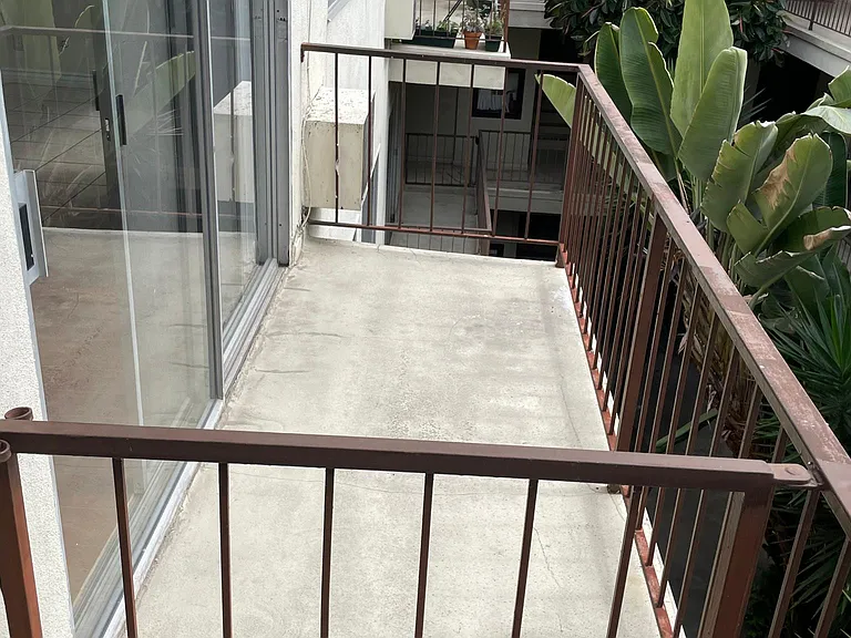 735 N Sweetzer Ave #306 — Photo 10