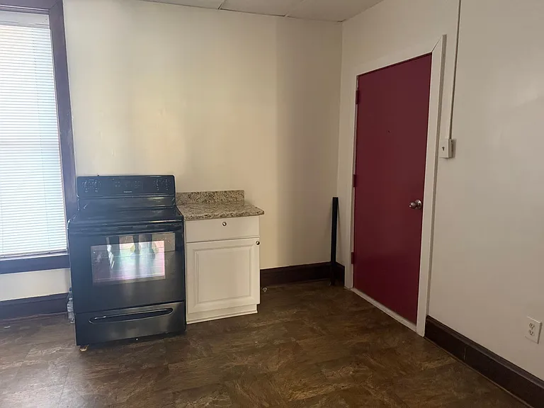 41 E. Franklin Street — Photo 11