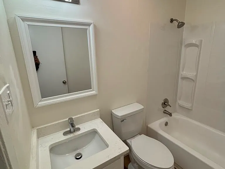 1353 Dauphin St #22 — Photo 8