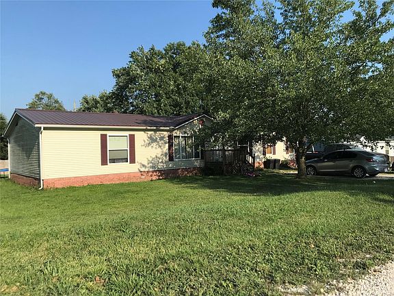 2nd image of 170 Hickory Dr