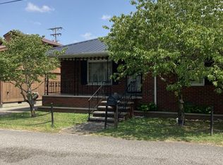 17 1st St, Allen, KY 41601