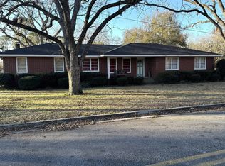 606 Park Ave, Claxton, GA 30417