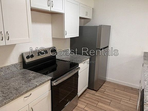 5th image of 736 Courthouse Rd #102