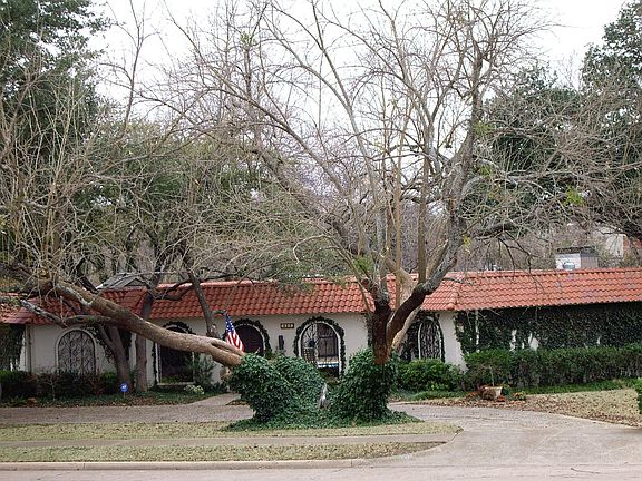 2nd image of 435 Fall Creek Dr