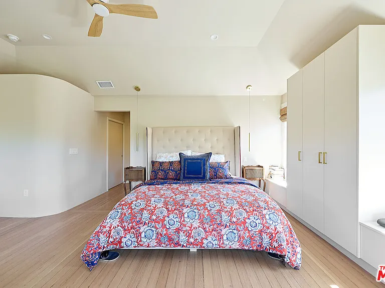 34 Park Ave — Photo 23