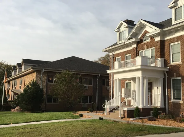 The Mansion on College, 1927 College St #4b7266b7f, Cedar Falls, IA 50613