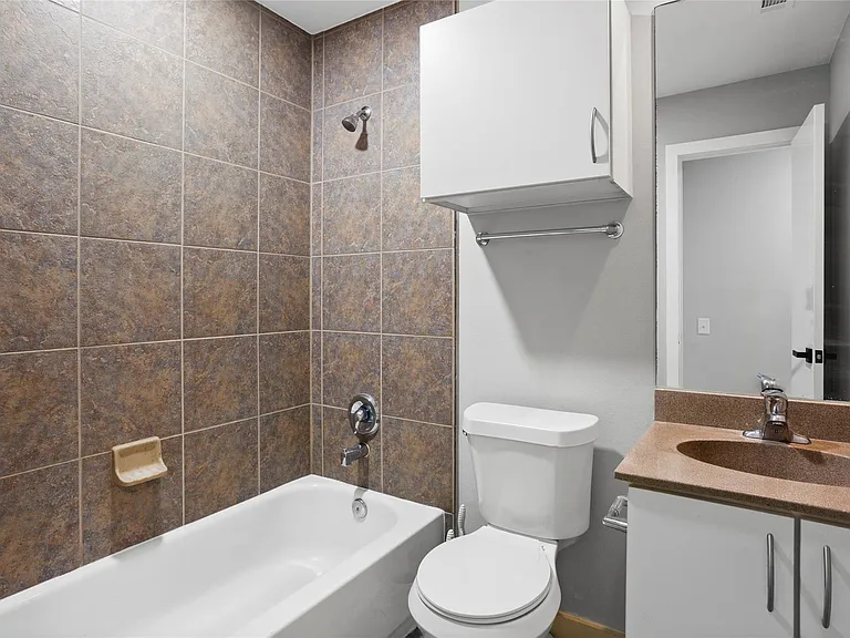6933 Yellowstone Way Dr — Photo 7
