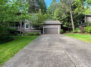 7 Walking Woods Dr, Lake Oswego, OR 97035
