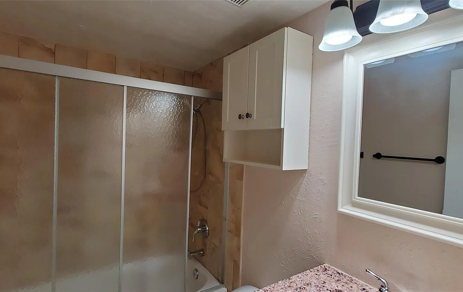 2 bed, 864 sqft, $1,600 — Photo 4