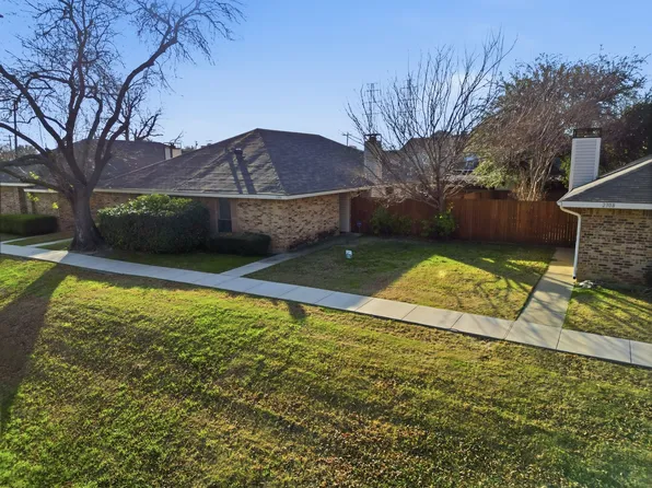 2306 Carol Good Ln, Carrollton, TX 75006