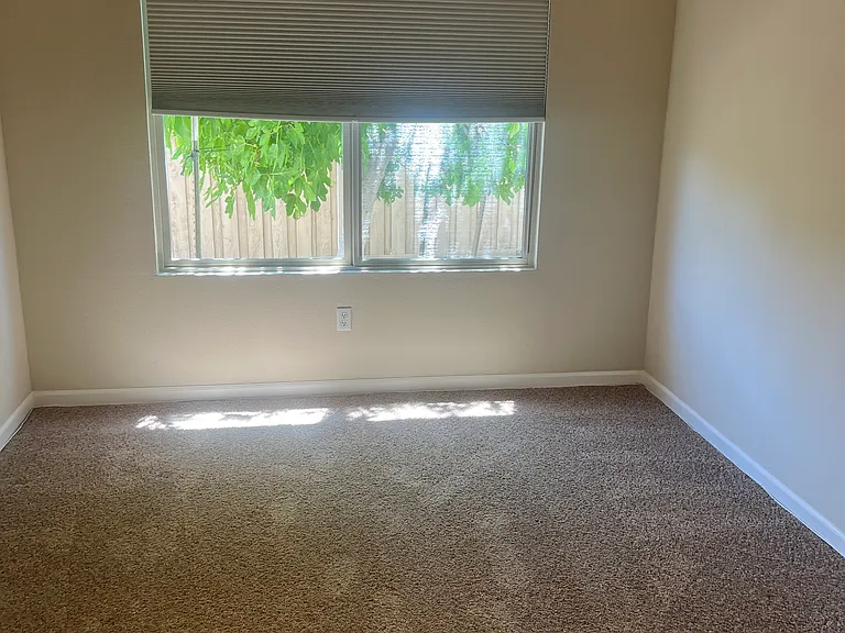 1205 Shadow Glen Ln — Photo 48