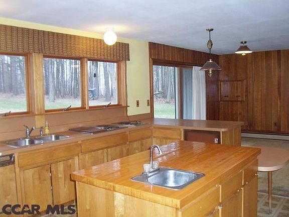 4th image of 17 N Barkway Ln