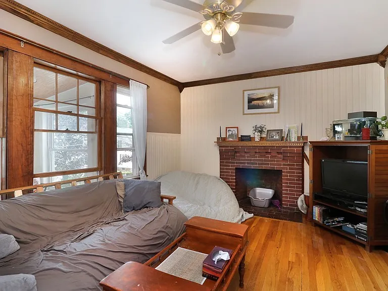 11-13 Holyoke St #1 — Photo 15