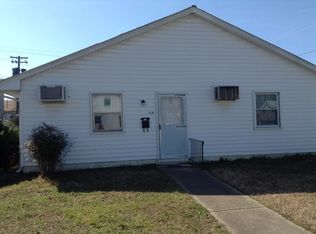 114 Oak Ave, Colonial Heights, VA 23834