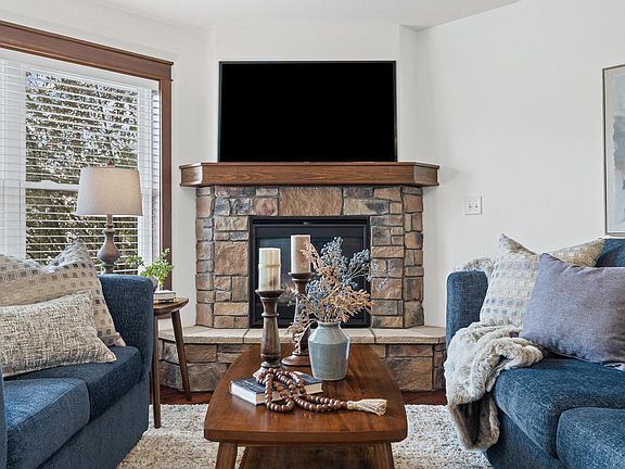 4th image of 406 Coronado CIRCLE