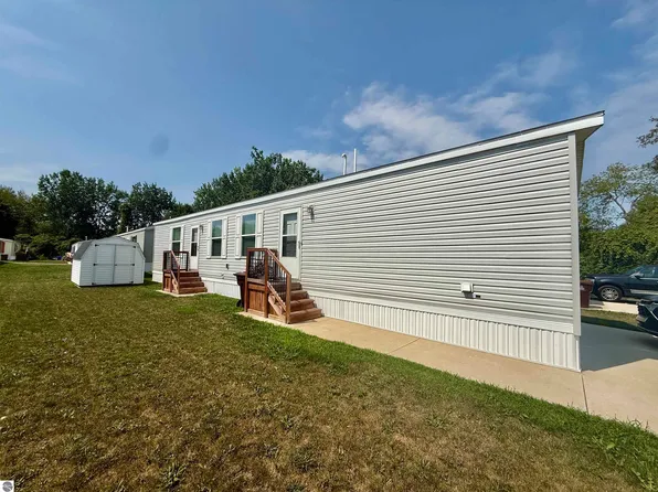 1062 Jefferson Ct, Mount Pleasant, MI 48858