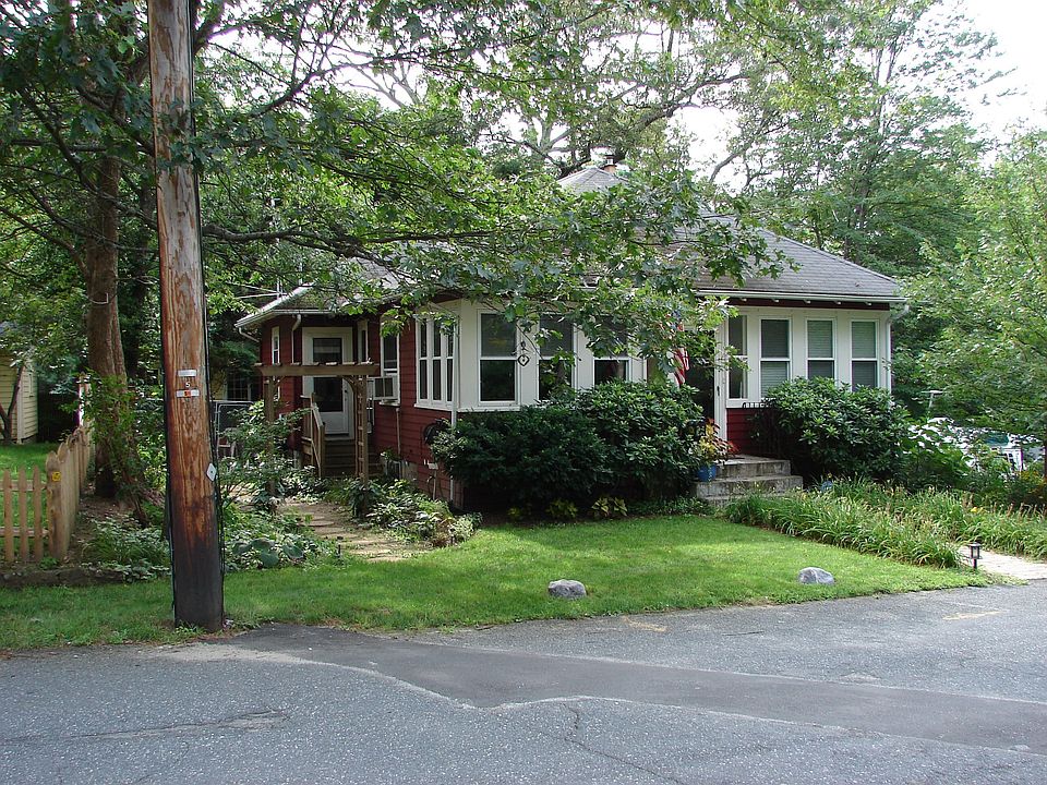 2nd image of 114 Overbrook Dr