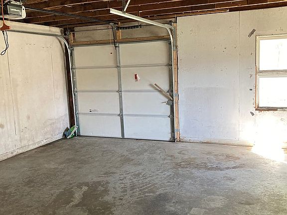 4th image of 225-227 E Short St #1B-1BA
