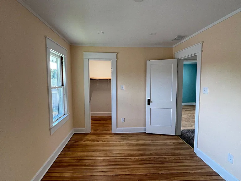 middle bedroom and walk-in closet