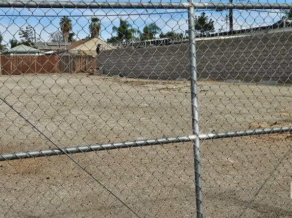 220 Bernard St, Bakersfield, CA 93305