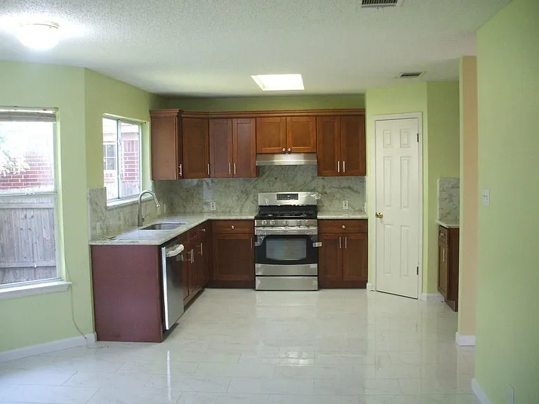 9700 Dalewood Dr — Photo 6