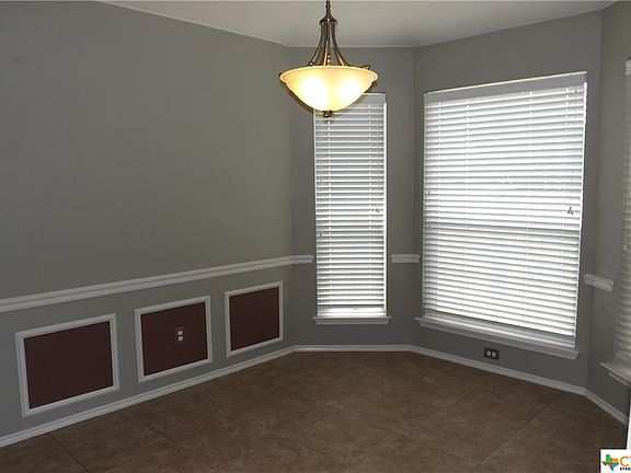 4th image of 202 Mesquite Cir