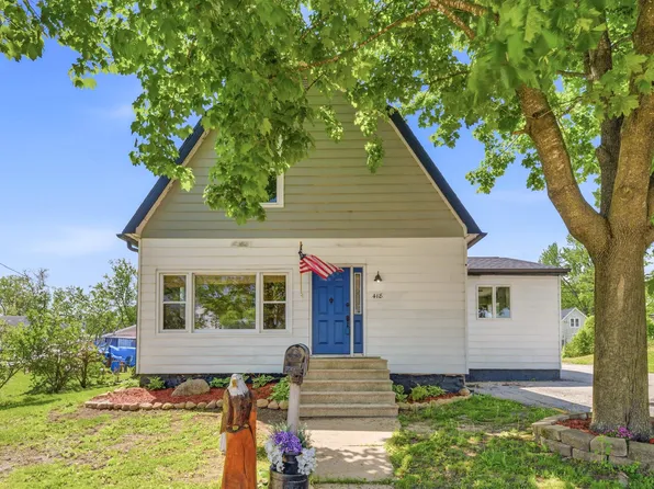 418 E Hancock St, New London, WI 54961