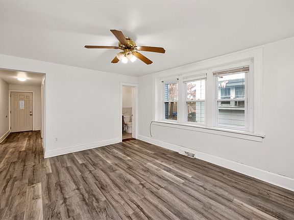 4th image of 1127 23rd St