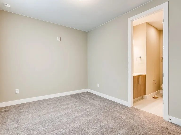 Forty45 Row — Photo 44