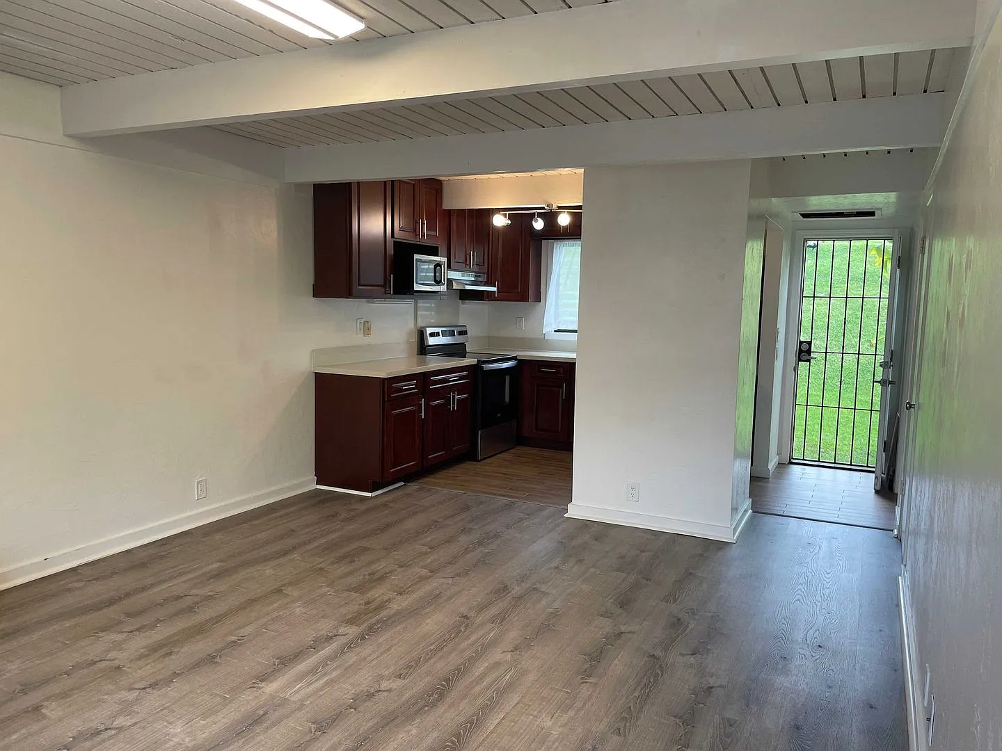 2 bd/1.5 bath with Beautiful Views of the Ko'olau's — Photo 3
