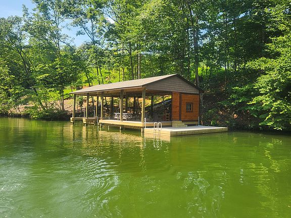 3rd image of 302 Point Dr